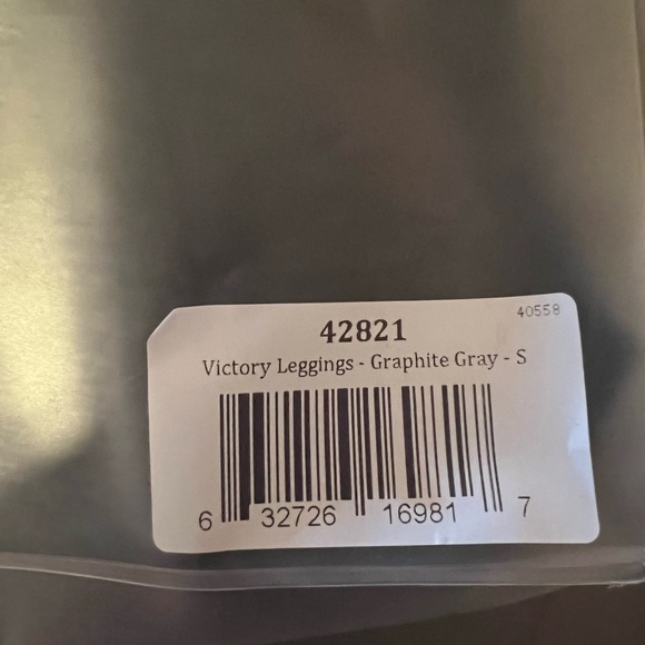 NWT Bombshell Sportswear Victory Leggings - Picture 8 of 8